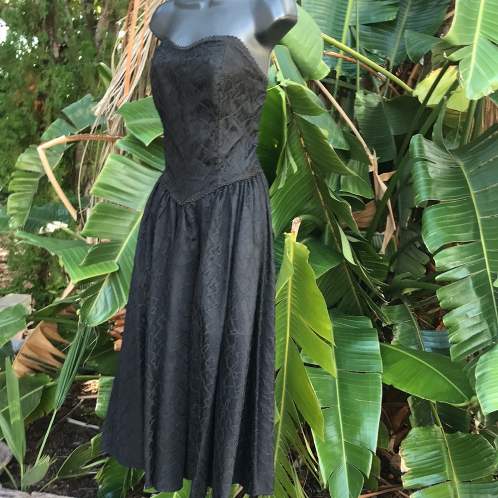 Vintage lace strapless drop waist corset dress - Picture 2 of 9